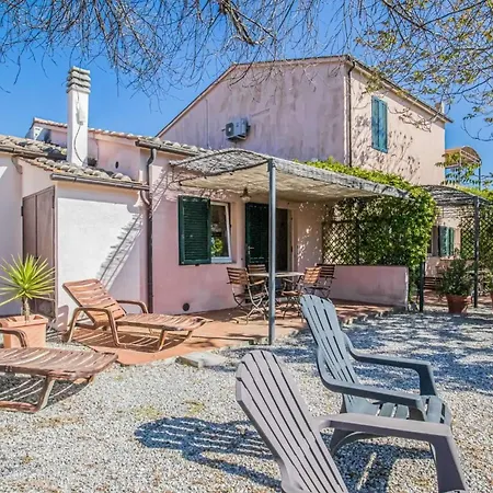 בית נופש Casale Le Pitte